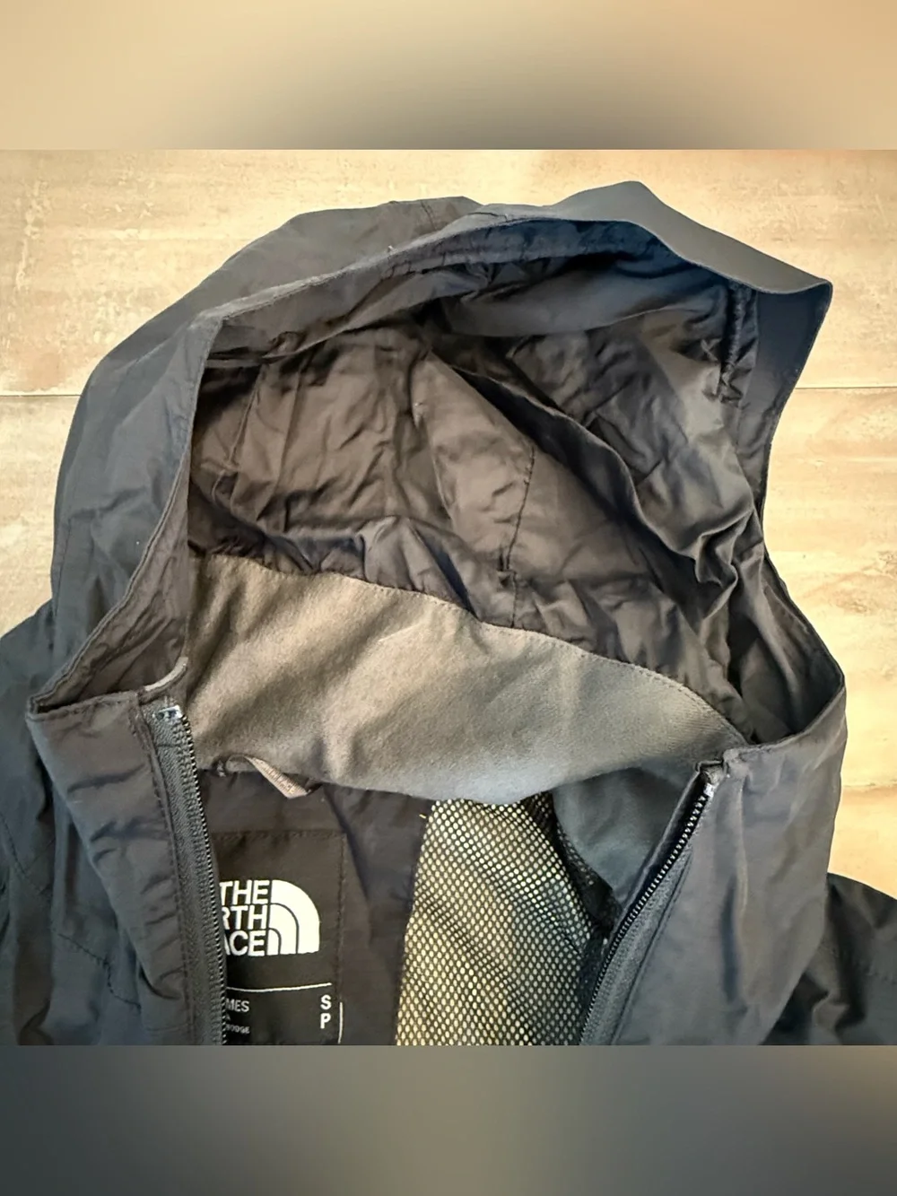 The North Face Men’s rain jacket Sz S Full Zip Hooded Outdoor Preowned